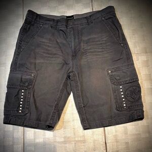 Affliction Distressed Fleur-de-Lis Men’s Cargo Shorts With Added Studs  Size 40